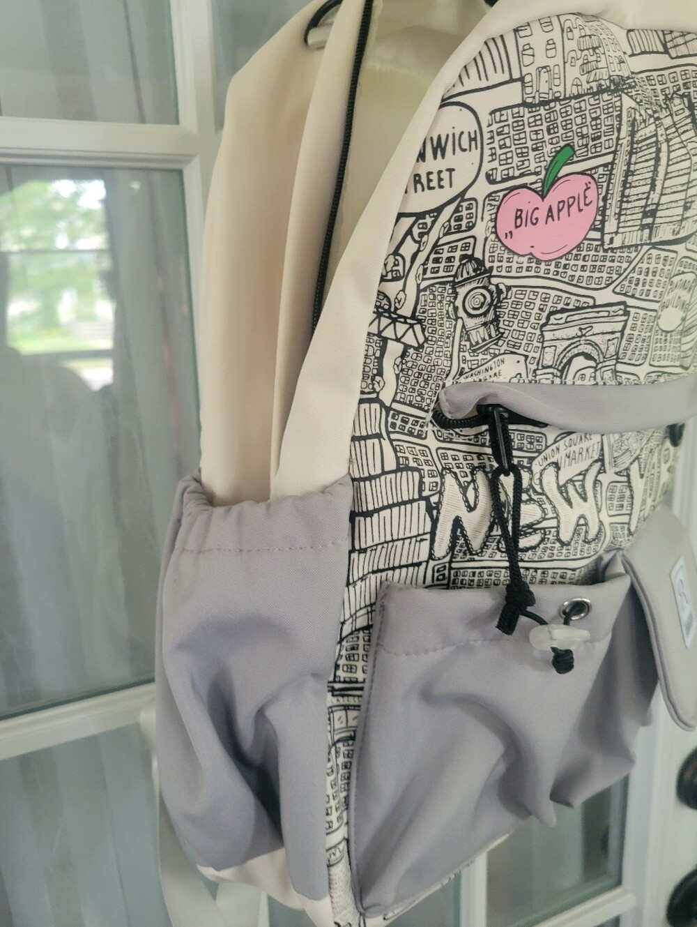 Robin Ruth Cream & Light Gray New York Map Backpack - Picture 5 of 8